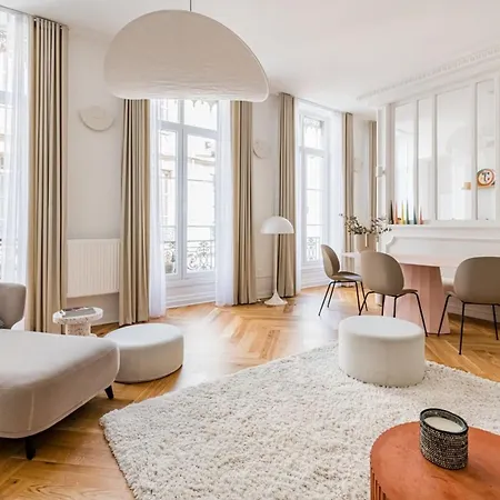 Beige Hospitalite - Apotheose Luxueux- 3 Chambres - Parking Prive Saint-Etienne  Extérieur photo