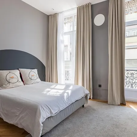 Beige Hospitalite - Apotheose Luxueux- 3 Chambres - Parking Prive Saint-Etienne  Extérieur photo